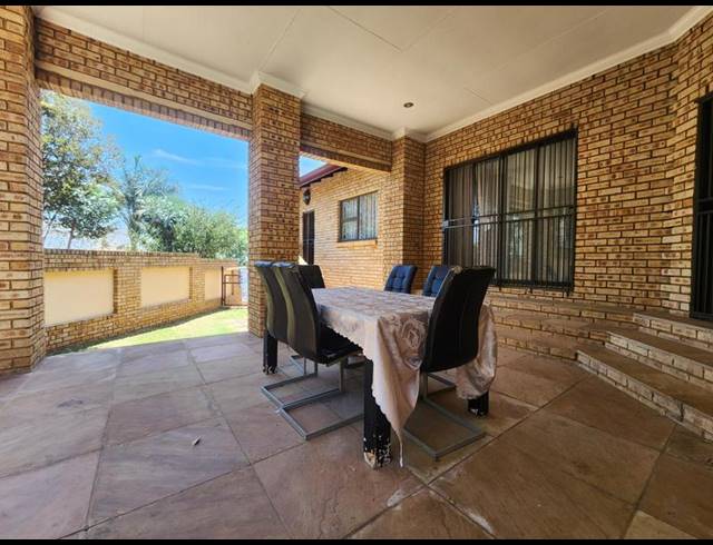 4 BEDROOM HOUSE FOR SALE IN MEYERSDAL